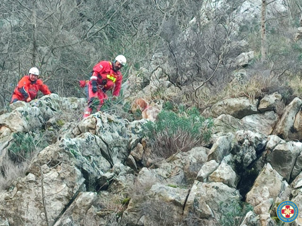 Šibenski HGSS-ovci spasili psa iz kanjona Čikole 