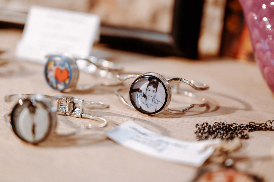 U Galeriji Juraj Dalmatinac potražite poklone za Valentinovo i maturalne haljine 