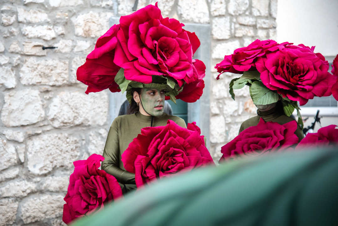 FOTOGALERIJA (1) Aleksandra Prijović nastupila u Murteru, tamo zabrana nije bilo