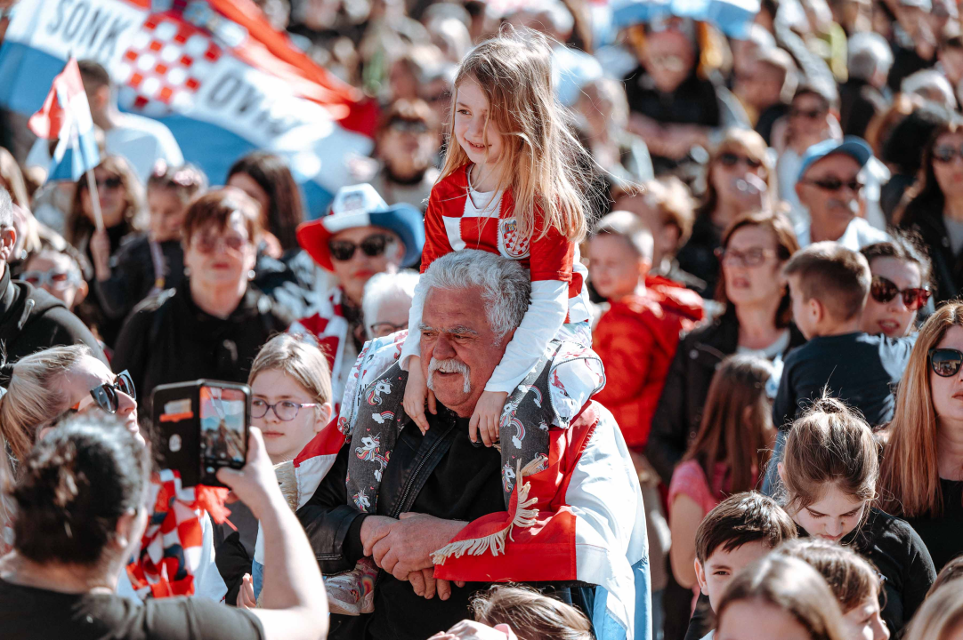 Šibenčani masovno dočekali svjetske prvake, Tucak: 'Gdje god pođem osjećam ljubav koju mi pružate'