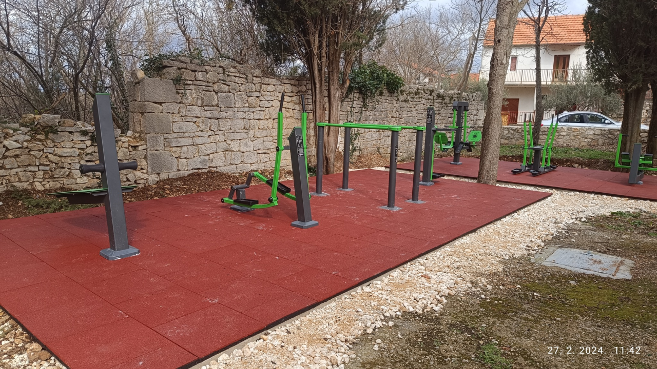 Općina Promina dobila vježbalište na otvorenom: 'Prilagođeno je i osobama s invaliditetom'