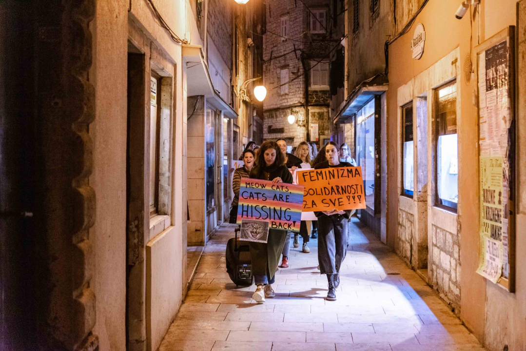 Ništa cvijeće i bombonijere: Šibenčanke, uz pokojeg Šibenčana, proslavile Dan žena na drugačiji način