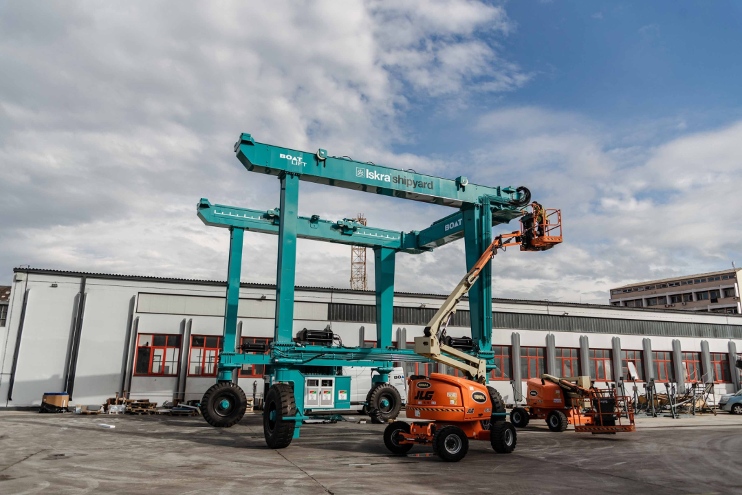 U tijeku je montaža novog travellifta kapaciteta 75 tona u Iskra brodogradilištu!