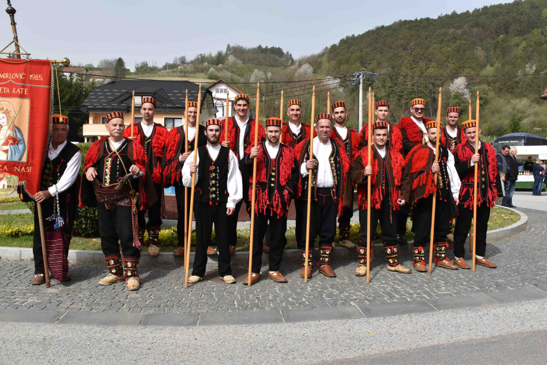 U župi Sv. Ane u Loboru i čuvari Kristova groba iz Mirlovića 