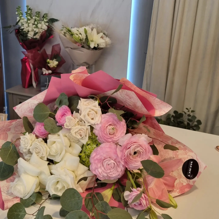 Merci flower&amp;gift shop nudi najljepše cvjetne bukete i asortiman poklona! 