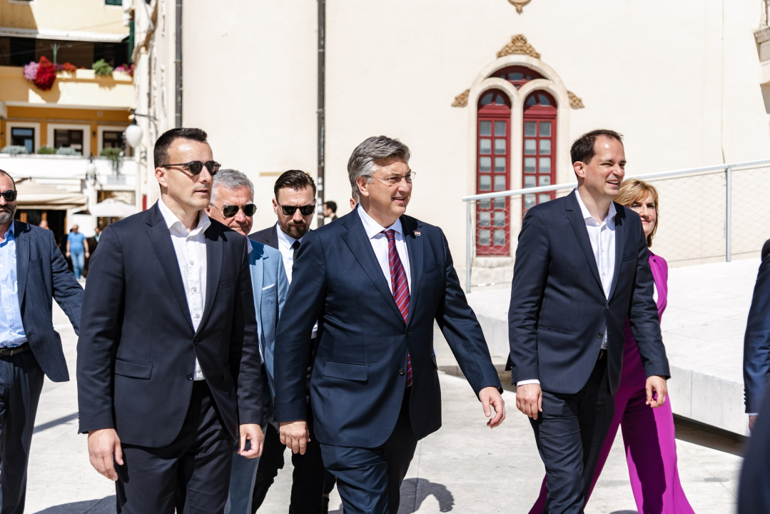 Plenković u Šibeniku: 'Uvjeren sam da će 9. izborna jedinica dati najveći obol ukupnoj pobjedi HDZ-a'