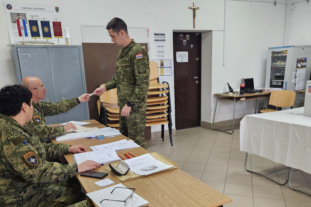 Glasovanje pripadnika Hrvatske vojske u Hrvatskoj i inozemstvu 