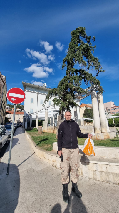 Denis Periša spasio blavora iz centra Šibenika: Motao se oko ulaza u gradsku upravu