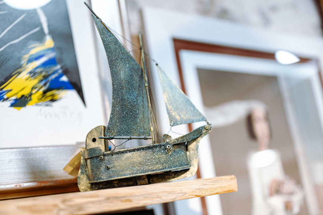 Unikatnim slikama i skulpturama iz Galerije Juraj Dalmatinac uljepšajte svoje interijere 