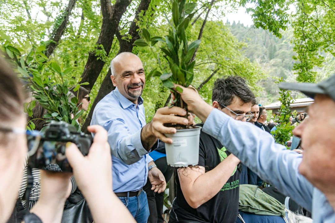 Podijeljeno tisuću sadnica lavande i lovora: 'Želimo očuvati naše ekosustave i poticati bioraznolikost' 