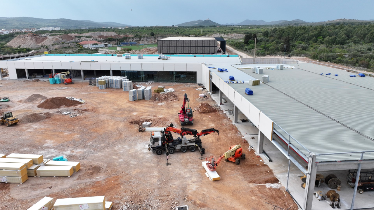 Gradi se novi trgovački centar na ulazu u Vodice