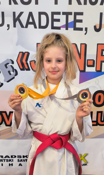 Čak 40 medalja karataša KK Šibenik 1066 na Kupu prijateljstva u Bihaću