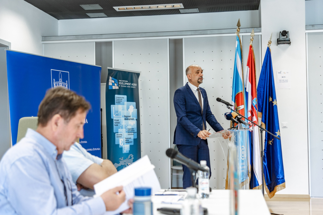 Tijat je i dalje glavna tema, a doznali smo i da će nova liječnica u Murteru biti Ukrajinka