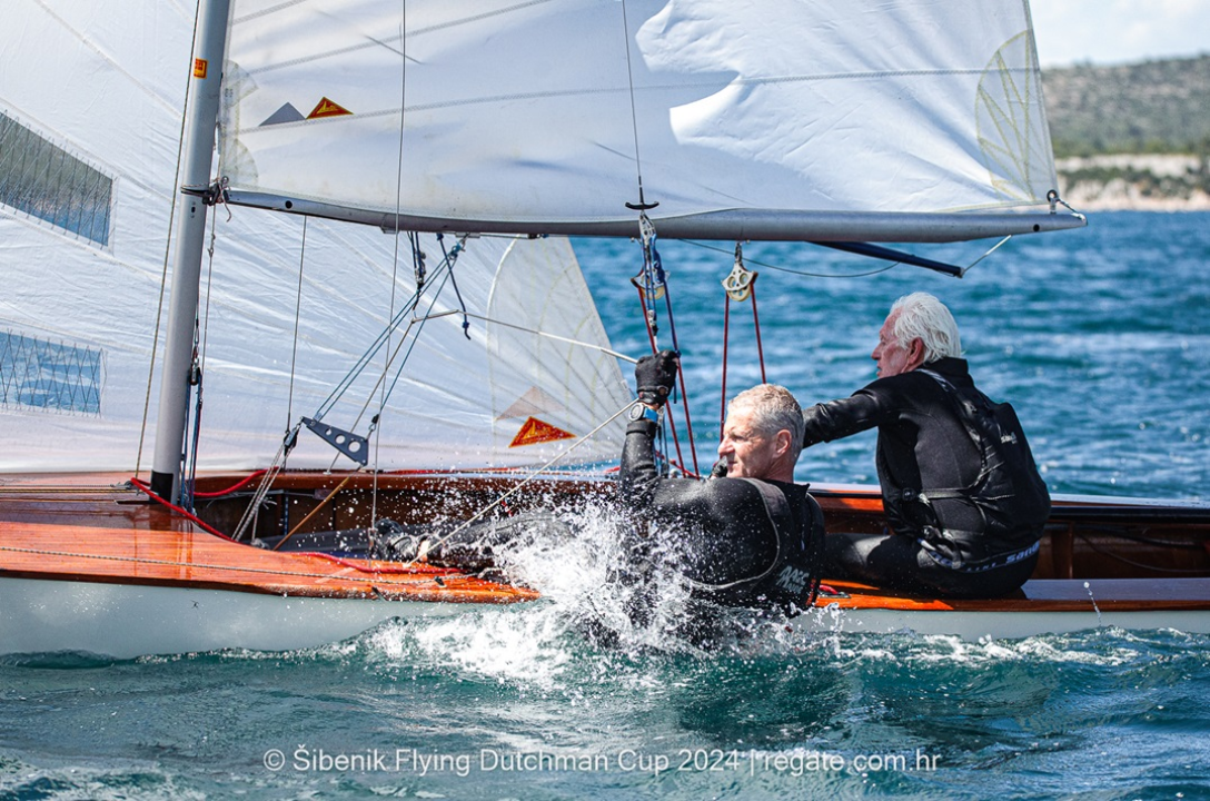 Mađarski jedriličari slavili na šibenskoj regati u jednoj od najbržih klasa i po povoljnom vjetru