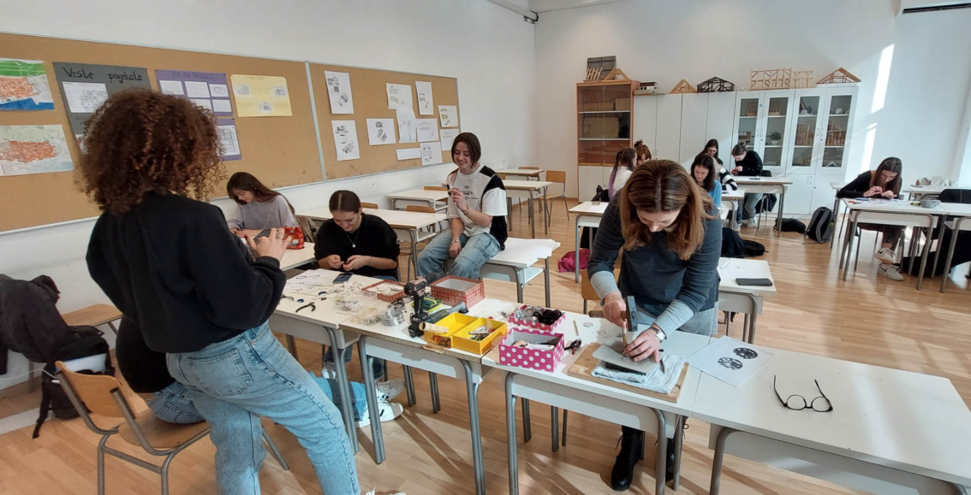 Učenici tri šibenske srednje škole prošli ‘tragovima srednjovjekovnog Šibenika’ 