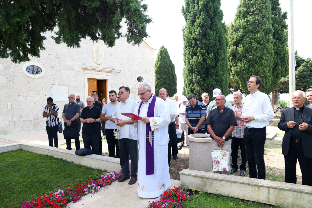 Svećenici Šibenske biskupije okupili se u Primoštenu