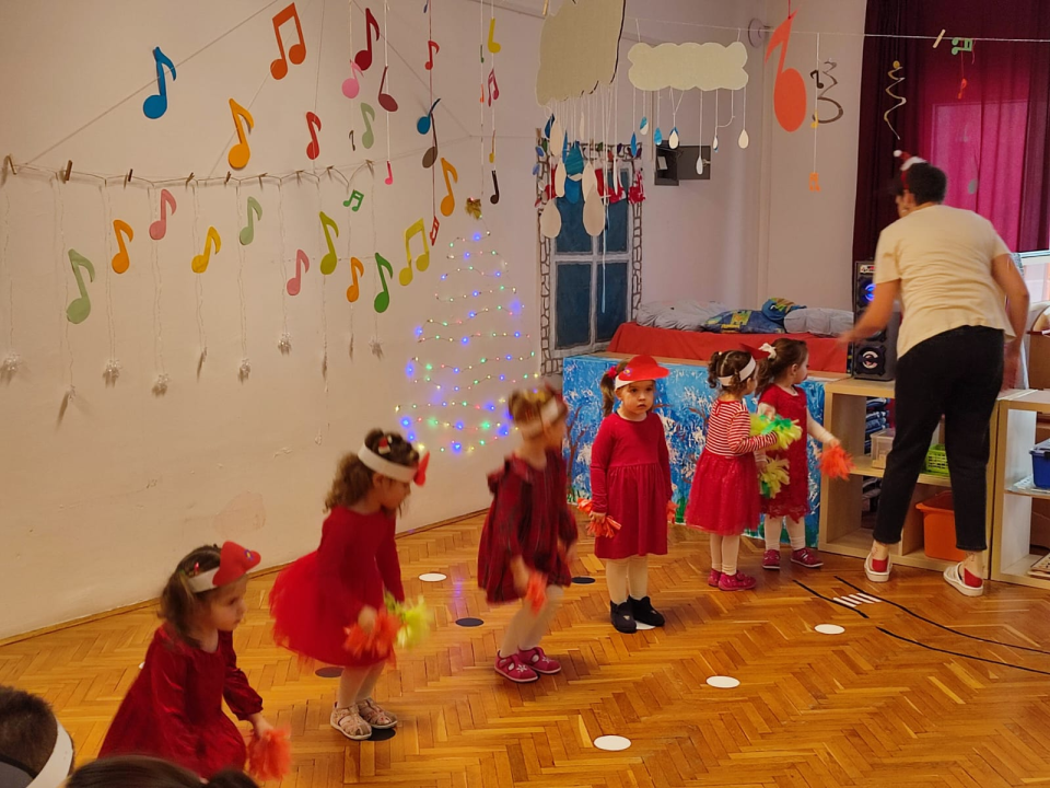 Pjesmom, plesom i prigodnim pričama obilježen kraj pedagoške godine u vrtiću Vidici  