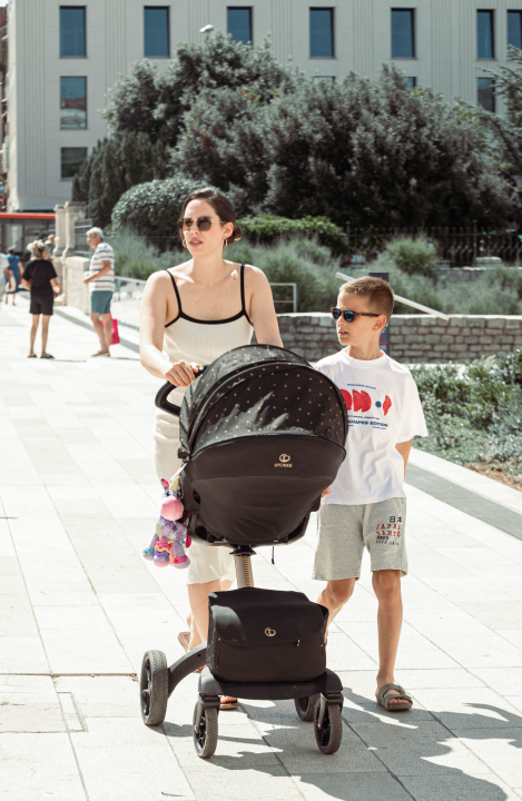 Šibenske ljepotice trendi kombinacijama ukrale sve poglede u gradu 