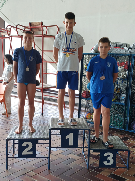 Goran Stegić na Prvenstvu Dalmacije doplivao do čak 17 medalja, uspješni i Badurina i Radovčić