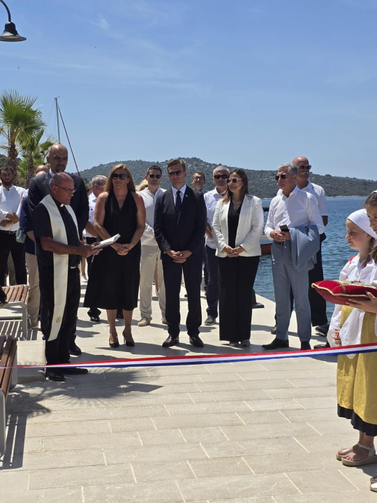 Uoči Dana općine u Rogoznici otvoren novouređeni dio rive 