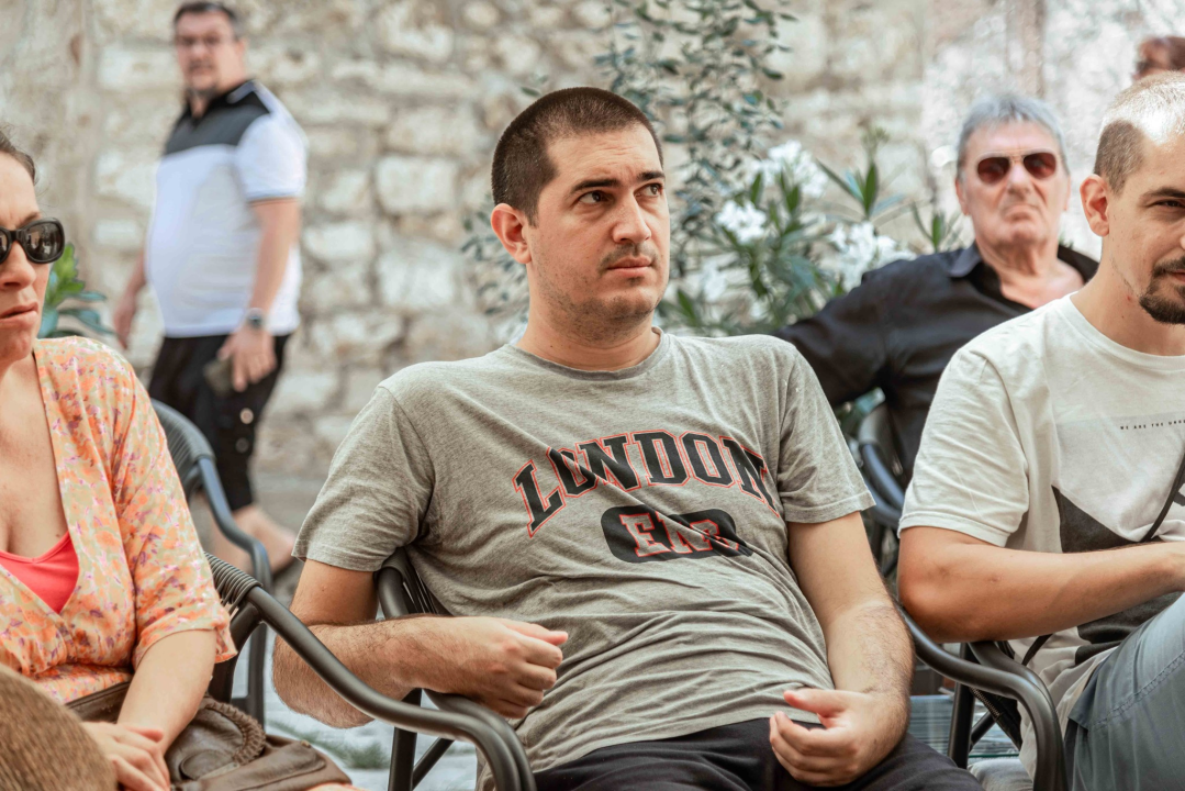 Pjesnikinje Edita Vlahov i Duška Krnić čitale stihove članovima Kamenčića 