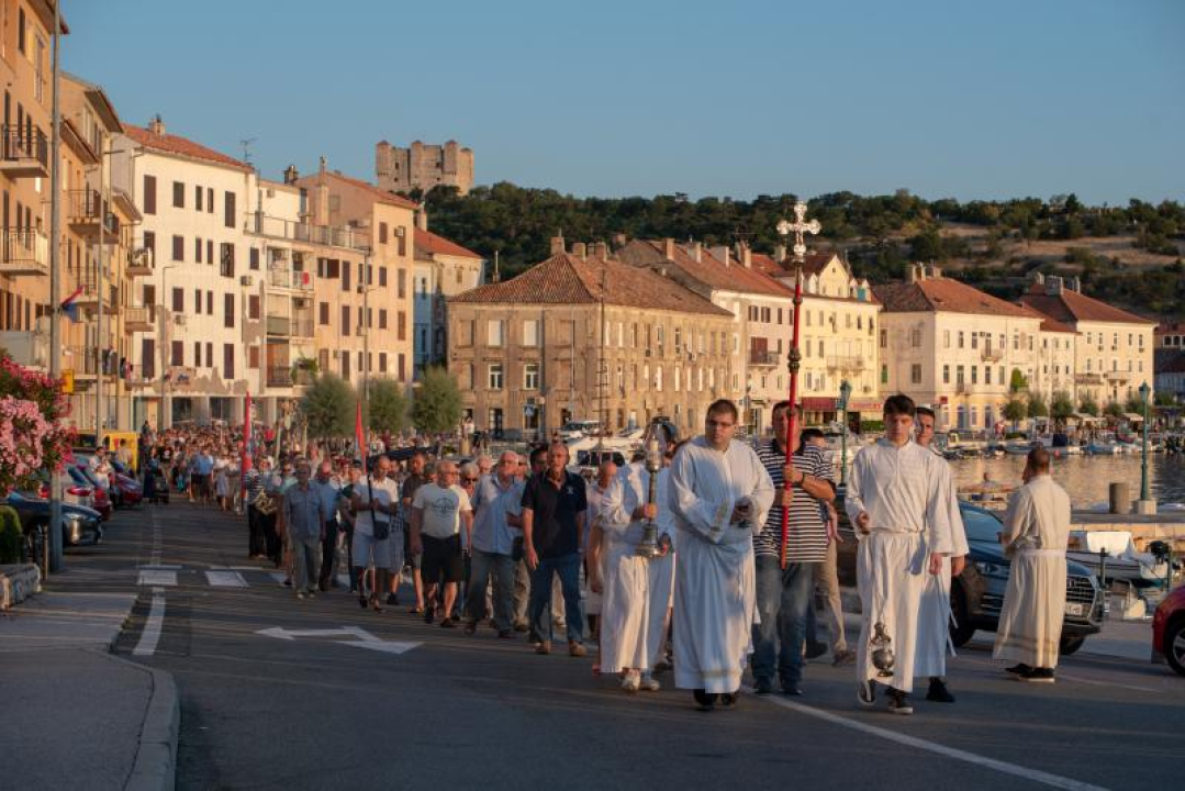 Biskup Rogić predvodio slavlje Gospe Ribarske u Senju