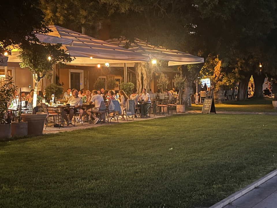 Provedite ugodne večeri na terasi restorana Mlin Montanari uz svirke uživo