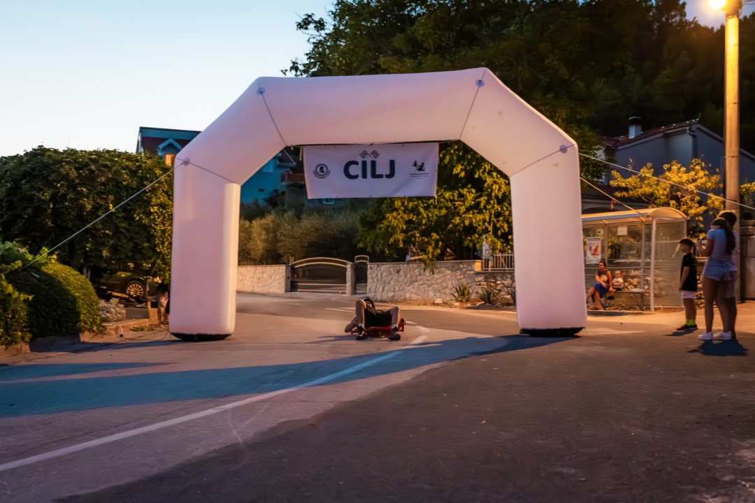 Više od 50 natjecatelja utrkivalo se na karićima kroz Rupe