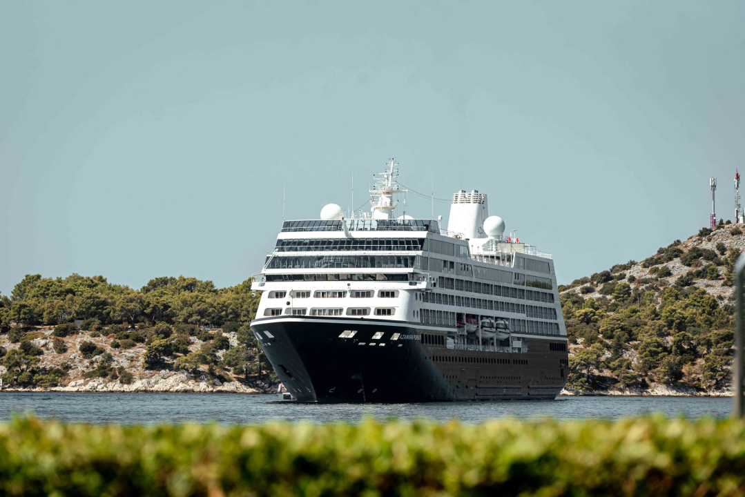 U Šibenik danas uplovila dva kruzera