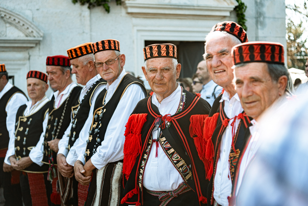 Velik broj vjernika okupio se u marijanskom svetištu u Vrpolju: Misu predvodio biskup Rogić
