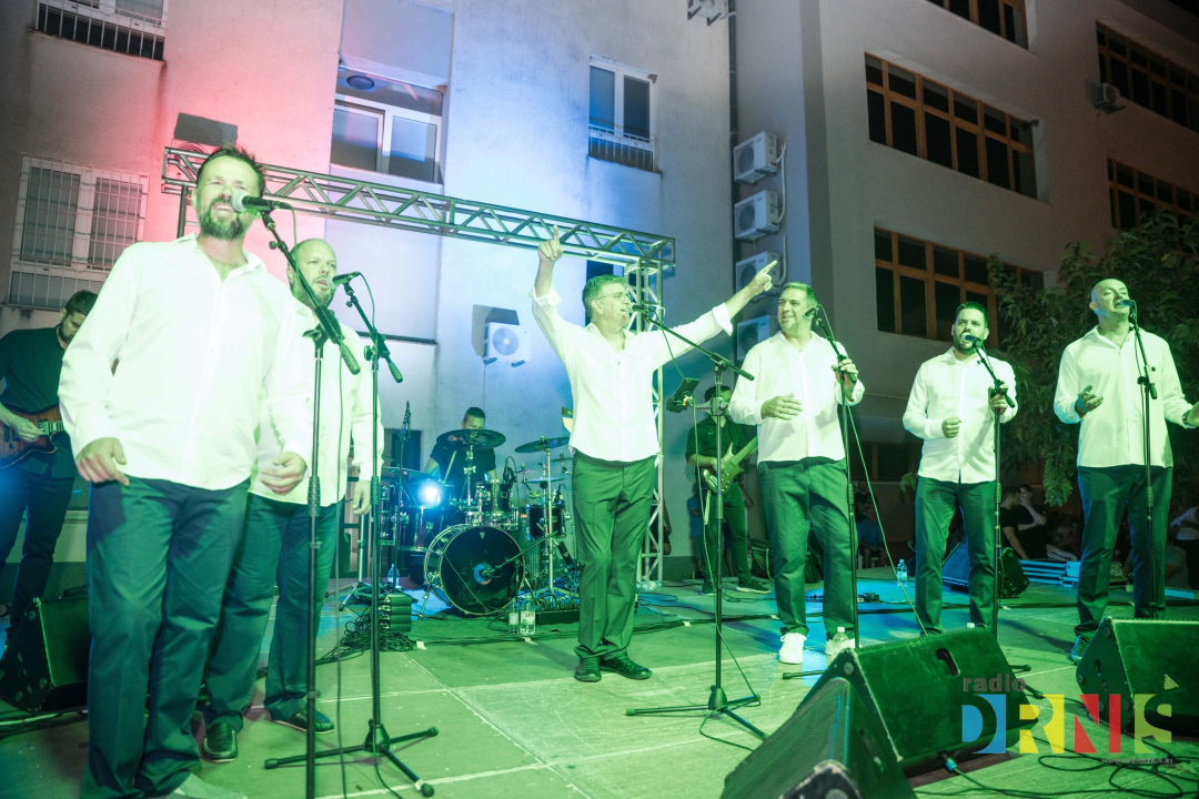 Drniška fešta: Drnišani i njihovi gosti feštali na koncertu Rišpeta