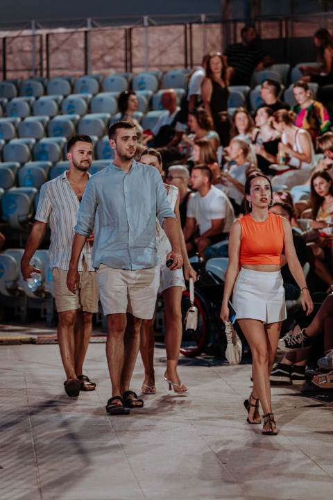 Silente ‘pronašli način’ i raspjevali rasprodanu tvrđavu sv. Mihovila 