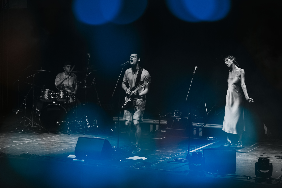 Silente ‘pronašli način’ i raspjevali rasprodanu tvrđavu sv. Mihovila 