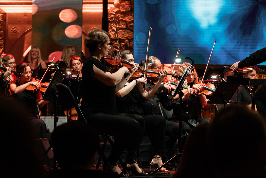 Ikona hrvatske glazbe Meri Cetinić zablistala na pozornici prve večeri Dalmatinske Šansone