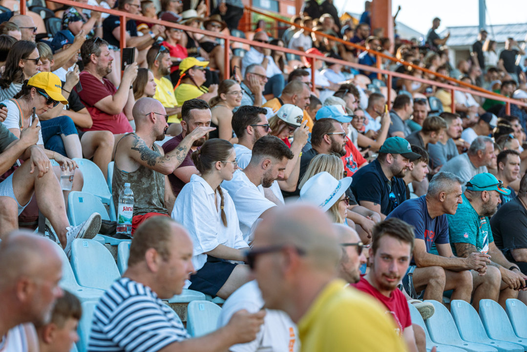 Američki nogomet na Šubićevcu vizualno zanimljiv, rezultatski ne: Madrid uvjerljiv protiv Hamburga