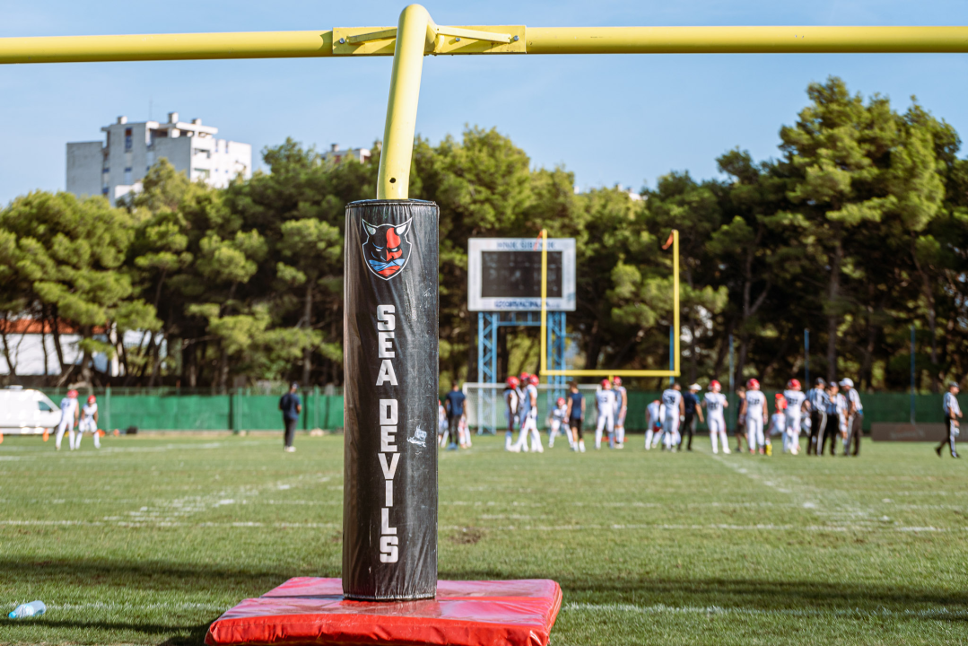 Američki nogomet na Šubićevcu vizualno zanimljiv, rezultatski ne: Madrid uvjerljiv protiv Hamburga