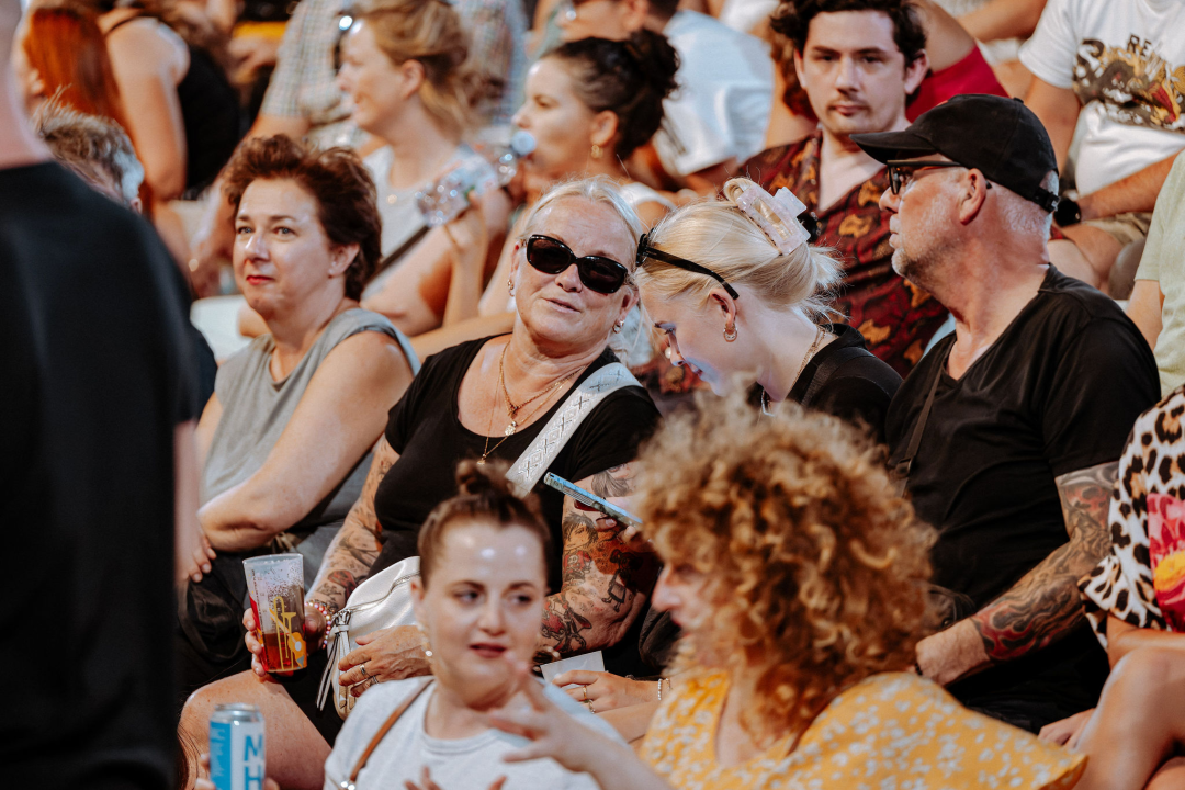 Editorsi održali fantastičan koncert u Šibeniku, nije ih omeo ni vjetar ni kiša
