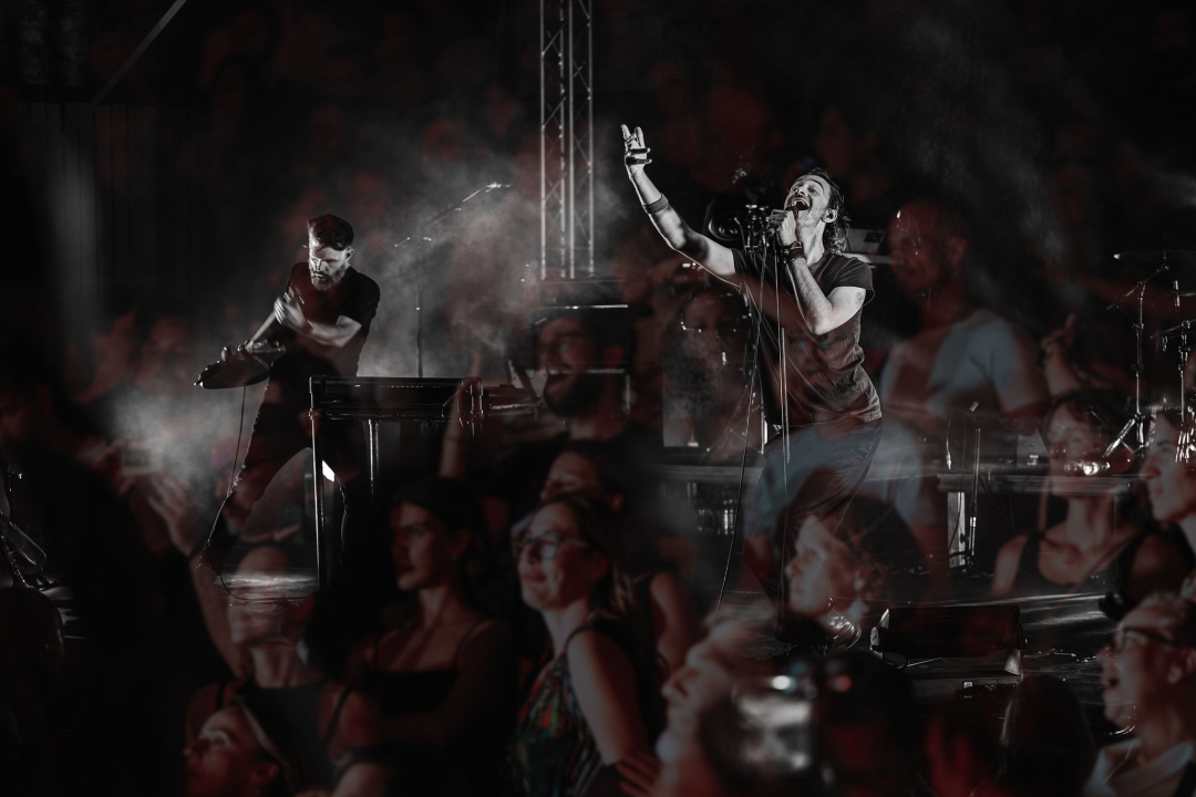 Editorsi održali fantastičan koncert u Šibeniku, nije ih omeo ni vjetar ni kiša