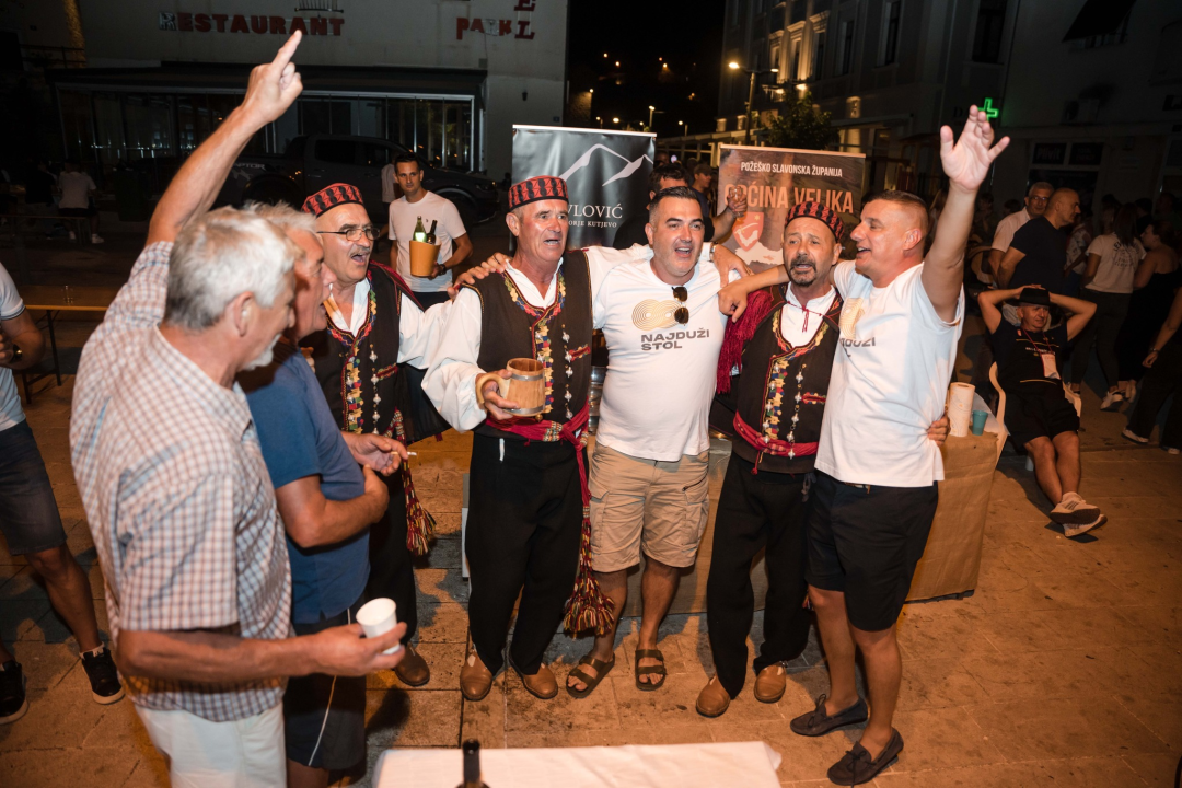 Velika fešta na 7. Međunarodnom festivalu pršuta u Drnišu