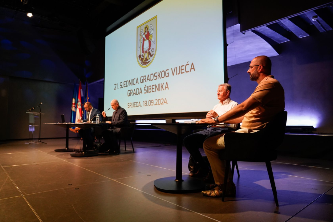 Potvrđeni dobitnici nagrada Grada, prodaje se veliko zemljište na Podima, a Šibenik je dobio i novog mrtvozornika