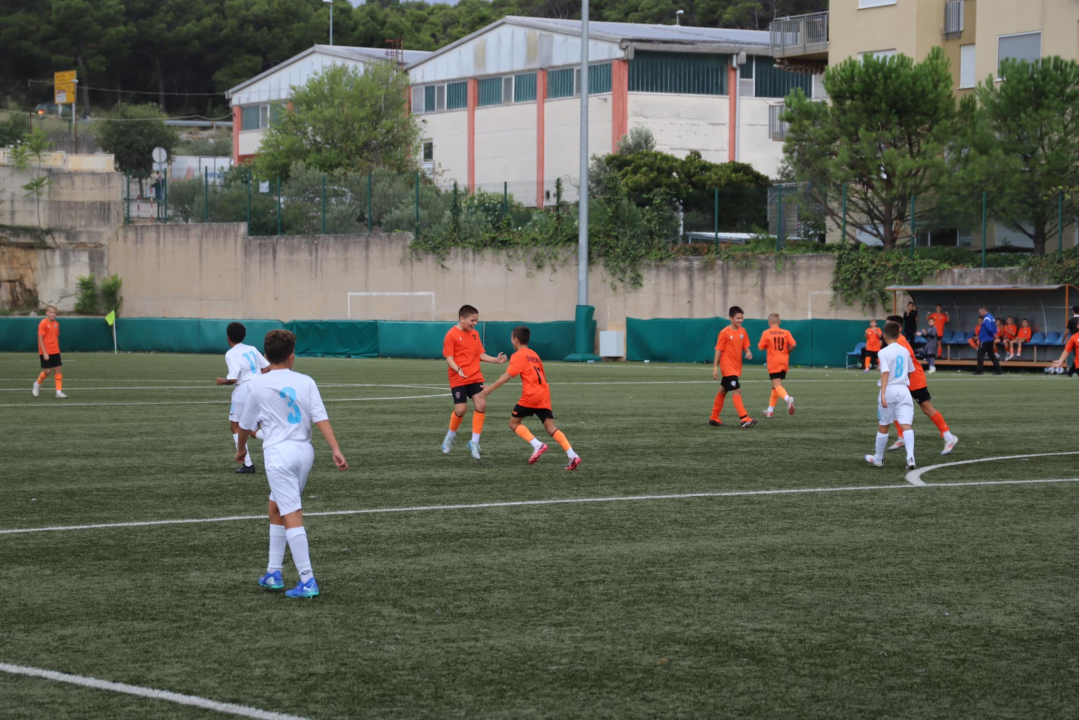 Dječaci Lokomotive i djevojčice iz Stankovaca pobjednici nogometnog turnira na Šubićevcu