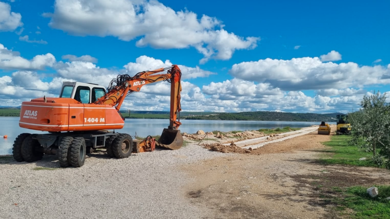 Raslinjani će uskoro imati novu plažu: Počeli radovi na šetnici sv. Mihovila