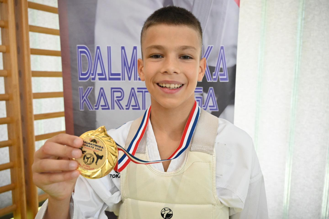 Karate klubu Okit Vodice pregršt medalja i ekipna titula na drugom kolu Dalmatinske lige
