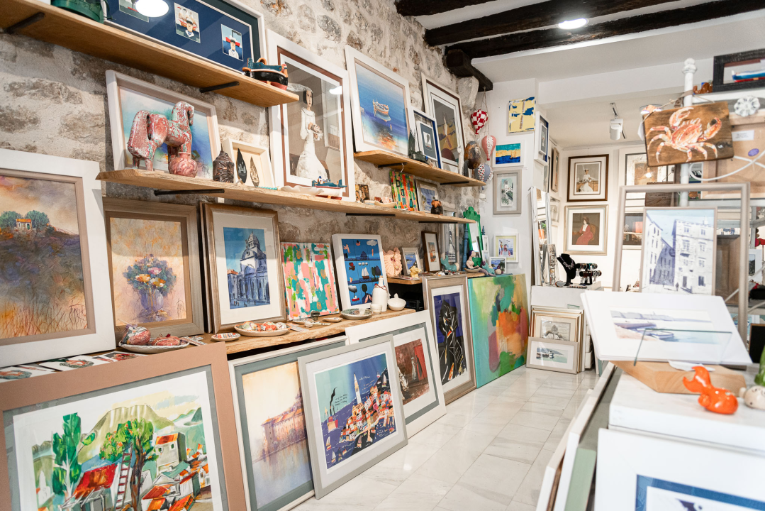 U Galeriji Juraj Dalmatinac ulovite umjetnine poznatih hrvatskih slikara po odličnim cijenama! 