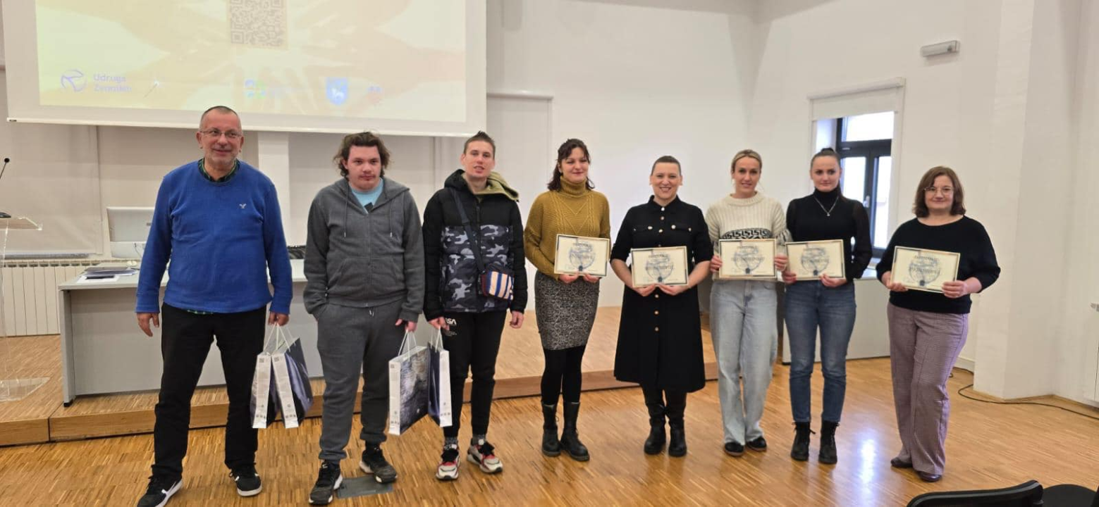 Udruga ZvoniMir nagradila deset Kninjana povodom Međunarodnog dana volontera