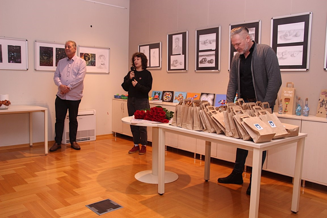 Babyboom u Vodicama: Ove godine 90 novorođenih, gradonačelnik poklonio eure i prigodne darove