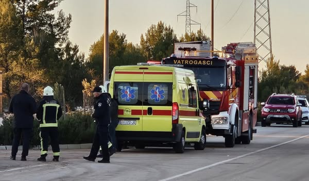 Na gradilištu na Podima bio veći broj radnika,  73-godišnjak poginuo u rušenju konstrukcije