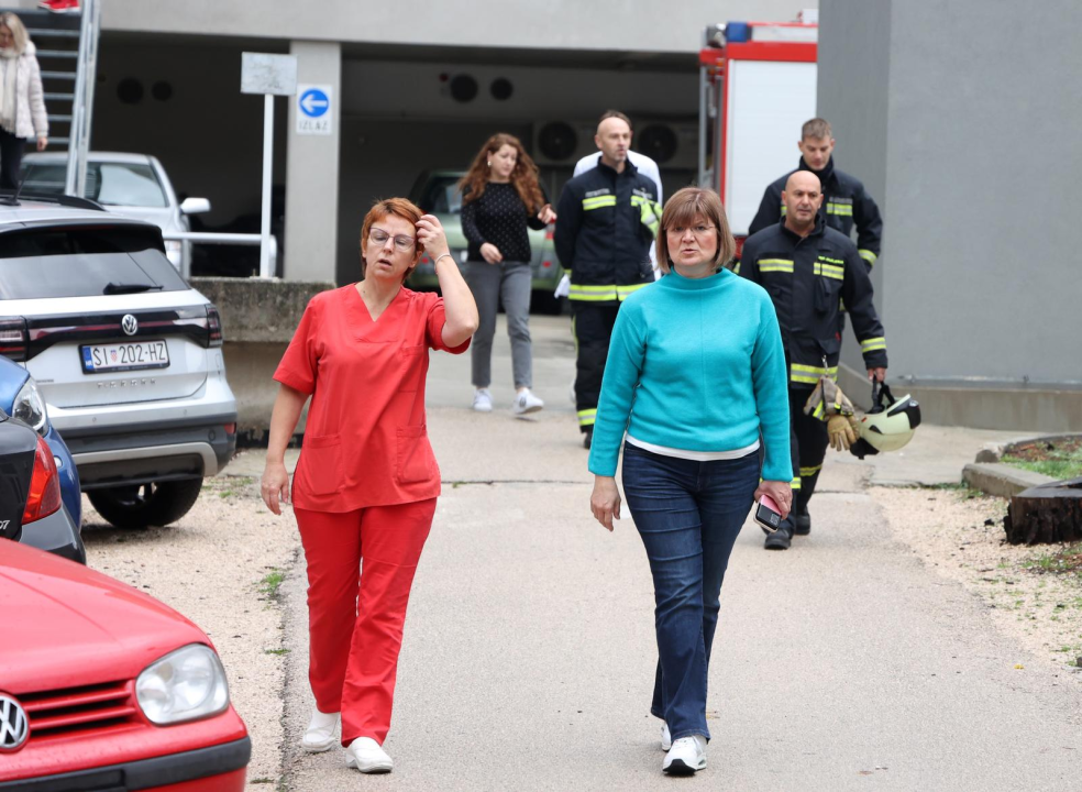 Evakuacija i spašavanje: Bez brige, ovo je samo vježba ako slučajno dođe do požara u šibenskoj hitnoj pomoći