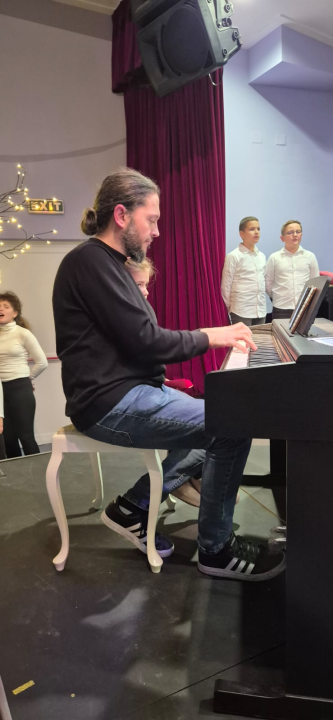 Susret zborova osnovnih škola: 350 malih pjevača iz cijele županije slavilo adventsko vrijeme