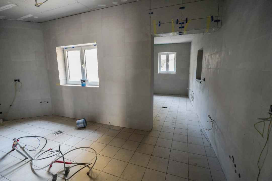 Gradonačelnik Burić korisnicima Pučke kuhinje osigurao pečeni odojak za Božićni ručak